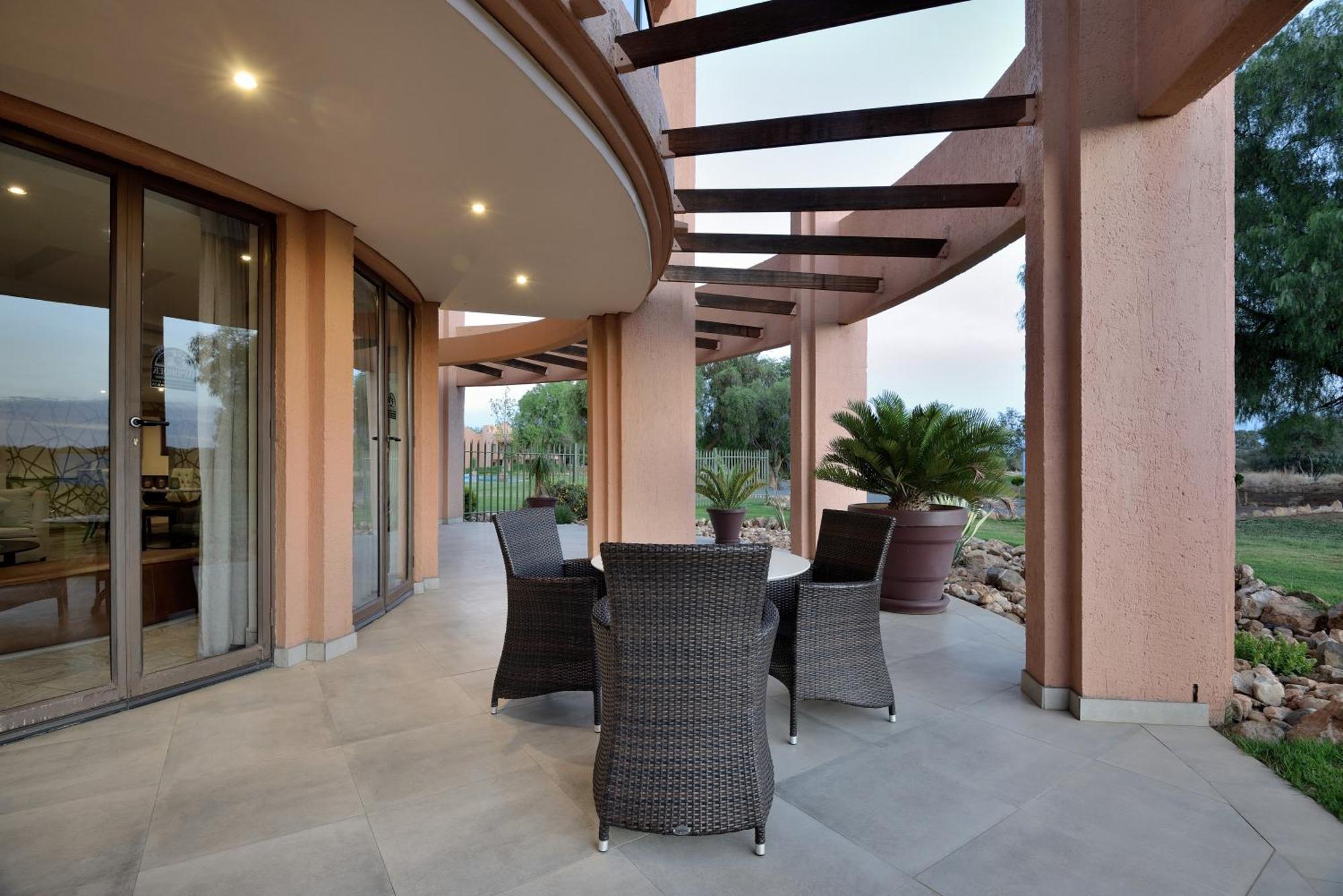 Windhoek Country Club Resort Εξωτερικό φωτογραφία