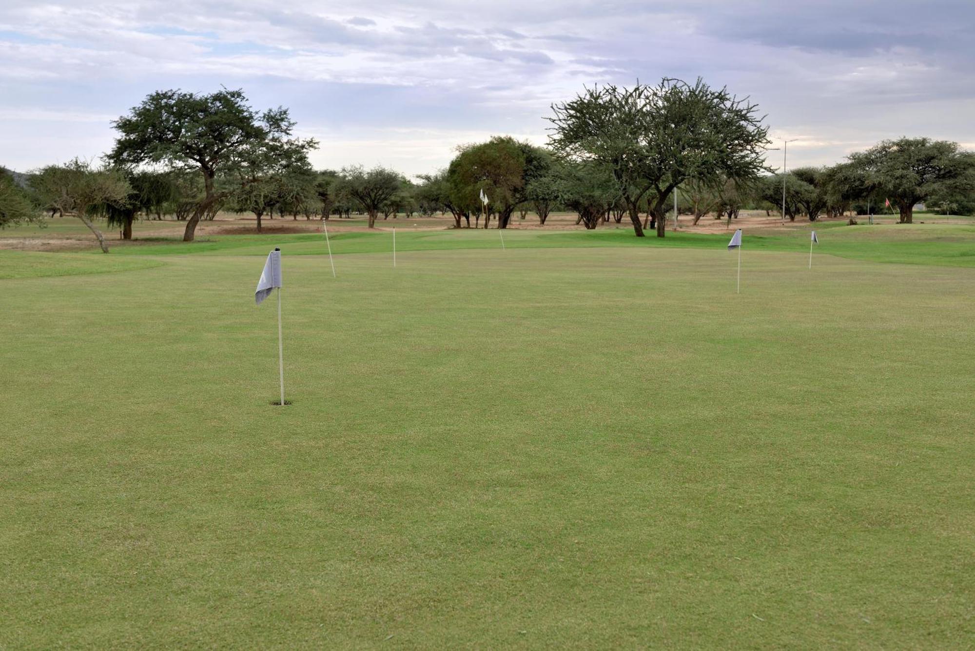 Windhoek Country Club Resort Εξωτερικό φωτογραφία